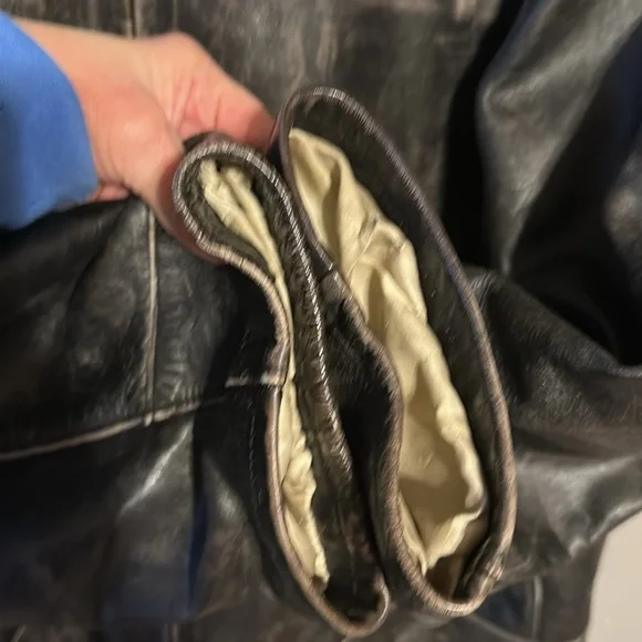 GAP Brand VINTAGE. Mens Size 2XX Genuine Leather Bomber Jacket Like New! - Picture 6 of 16